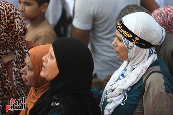 السيدات ترتدى وشاح حبيبى يا رسول الله السيدات ترتدى وشاح حبيبى يا رسول الله