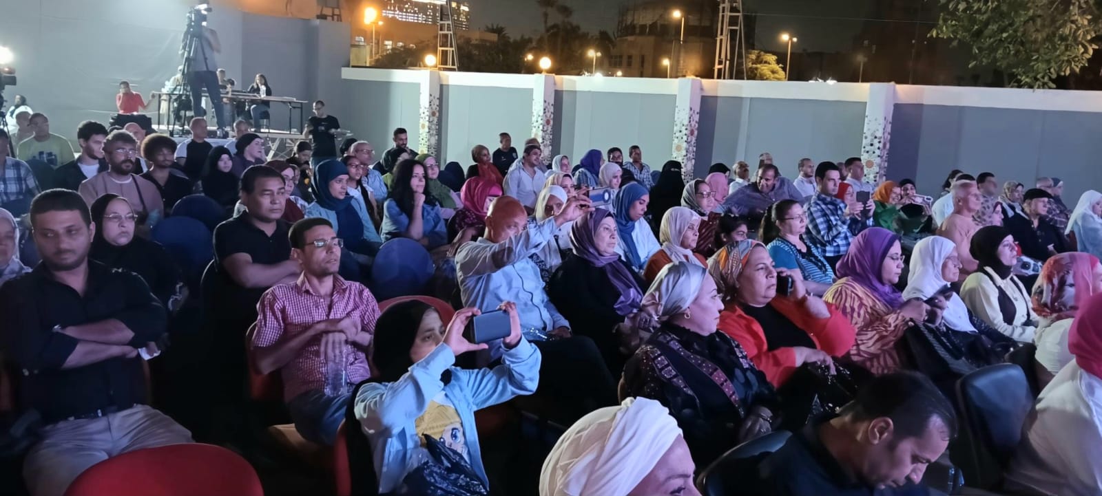 جمهور حفل صيف قطاع المسرح