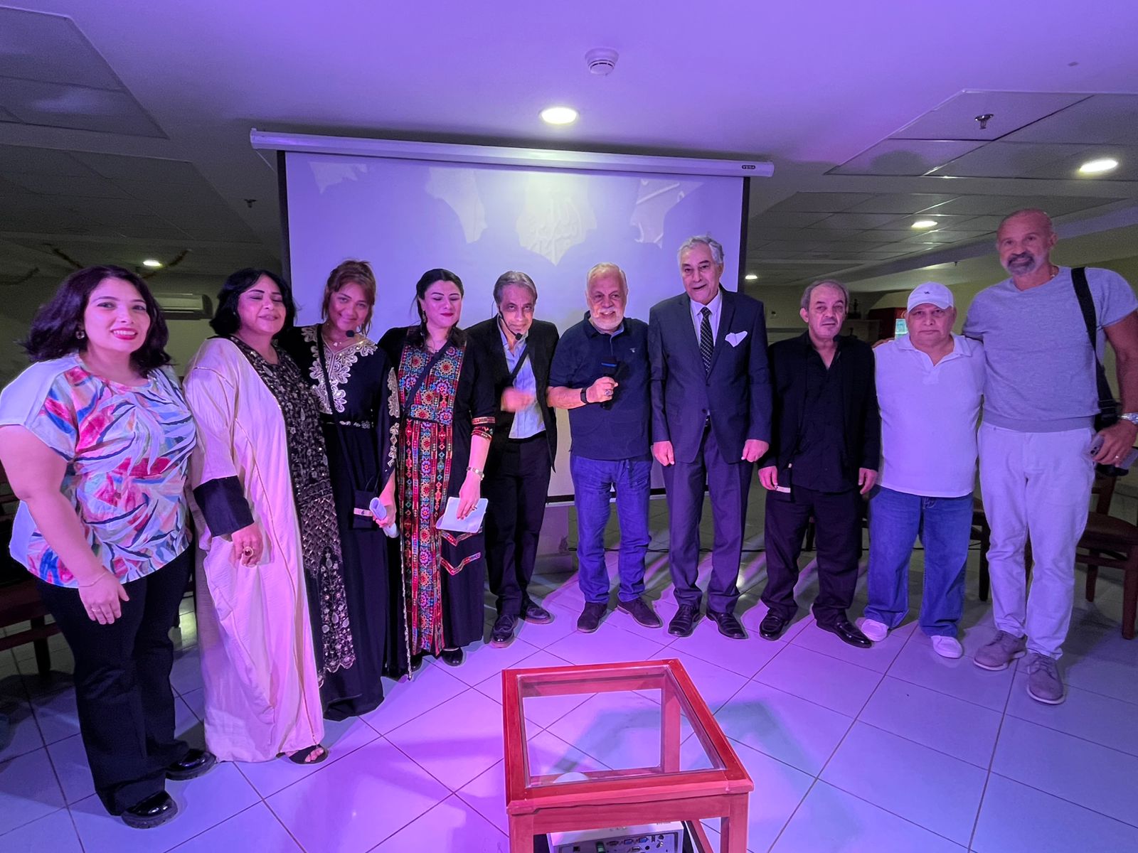 اشرف زكى فى دار كبار الفنانين