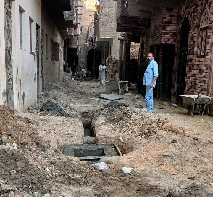 الغرف المنزلية والوصلات الفرعية بمشروع الصرف الصحي بقري الأقصر