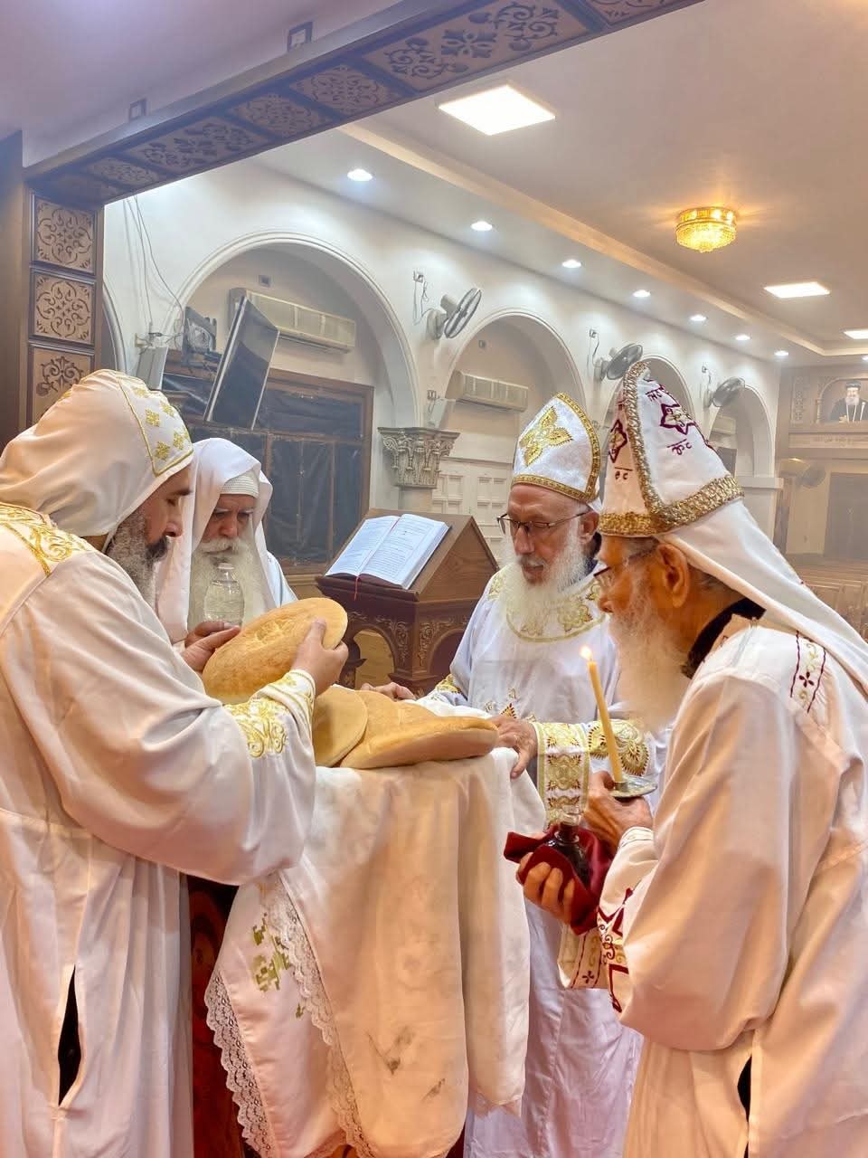 خلال القداس