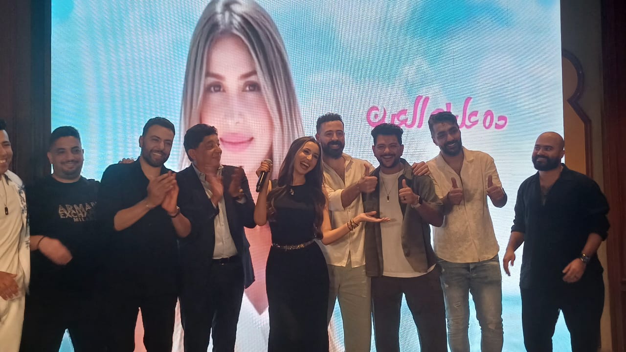 جنات تحتفل بنجاح ألبومها ألوم على مين بحضور صناعه (3)