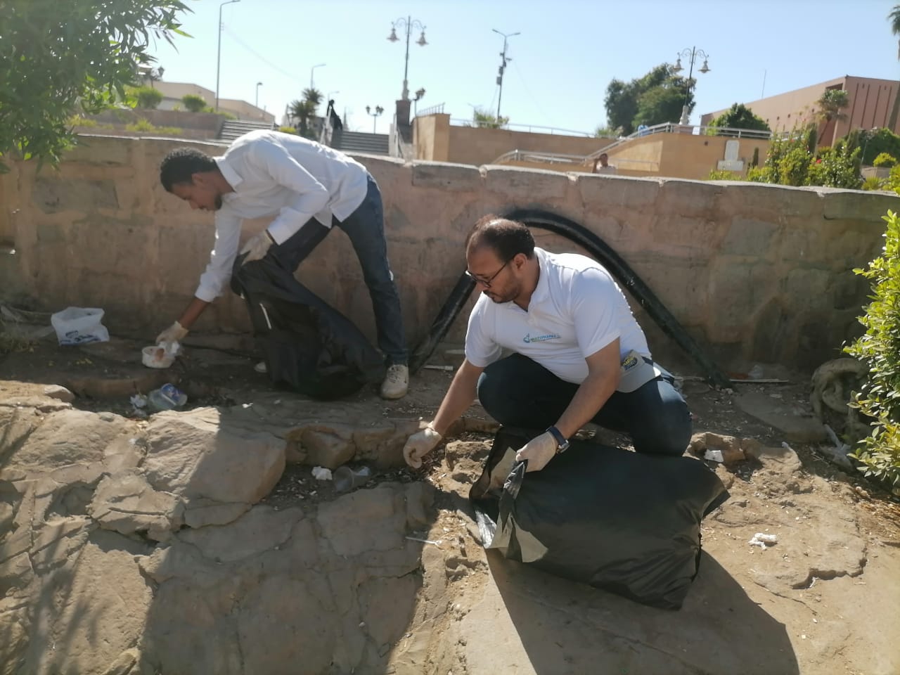 فعاليات حملة لنظافة شاطئ نهر النيل بمدينة الأقصر