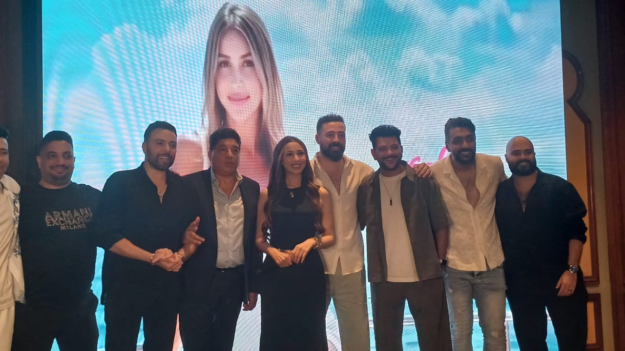 جنات تحتفل بنجاح ألبومها ألوم على مين بحضور صناعه (4)