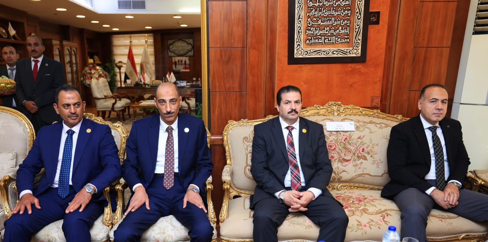 رئيس هيئة قضايا الدولة يزور المستشار محمد الشناوى في مكتبه  (1)