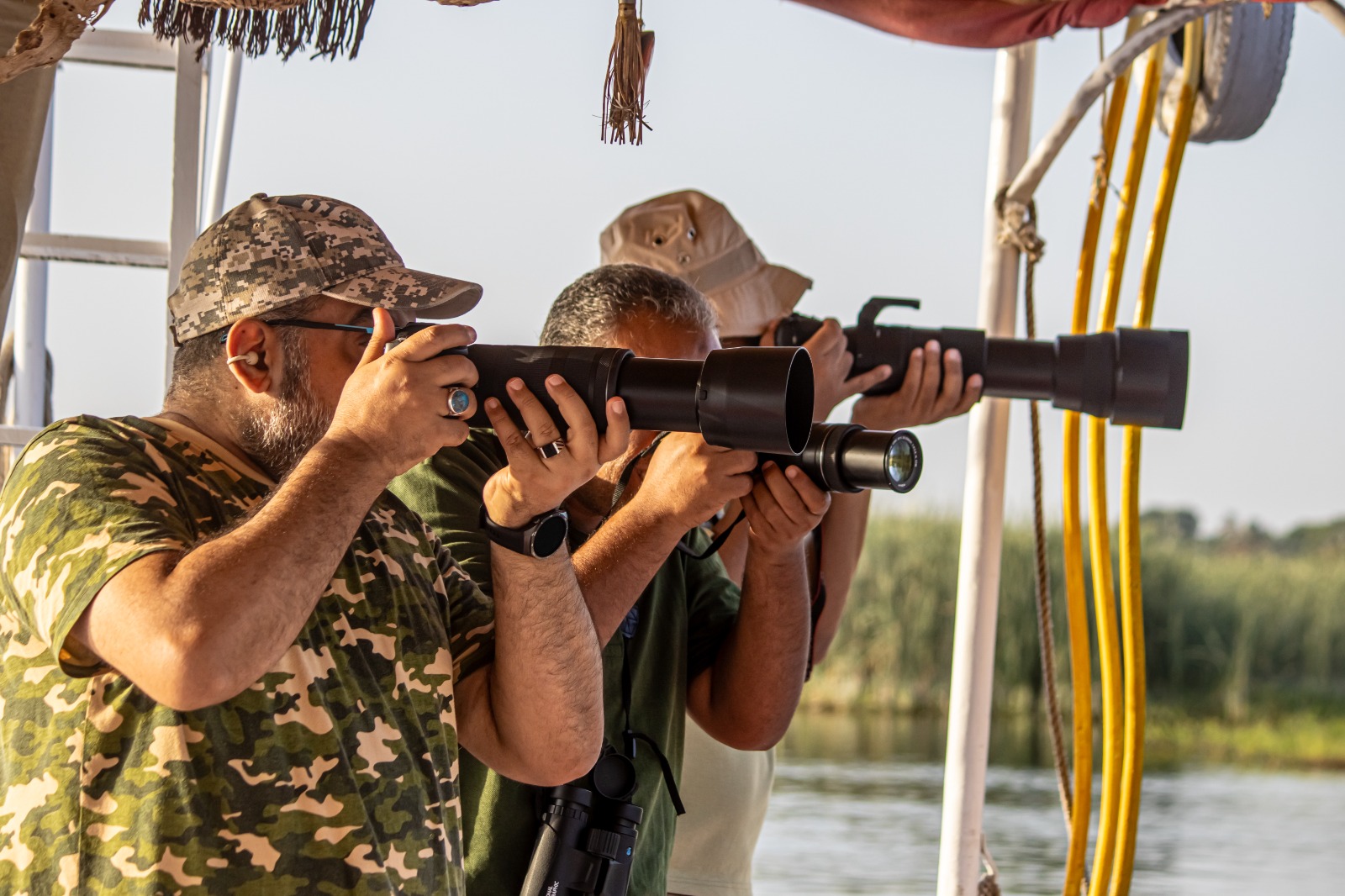 جانب من أعمال التوثيق البرية جانب من أعمال التوثيق البرية