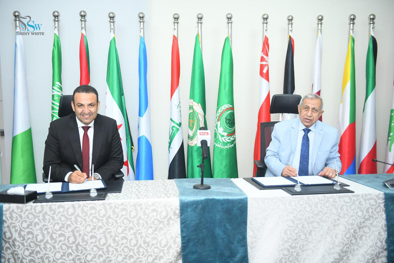 دكتور شادي على حسين ودكتور إسماعيل عبد الغفار أثناء توقيع البروتوكول دكتور شادي على حسين ودكتور إسماعيل عبد الغفار أثناء توقيع البروتوكول