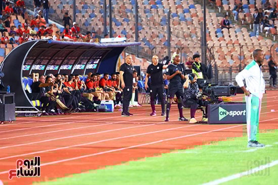 مدرب منتخب إثيوبيا خلف الخطوط