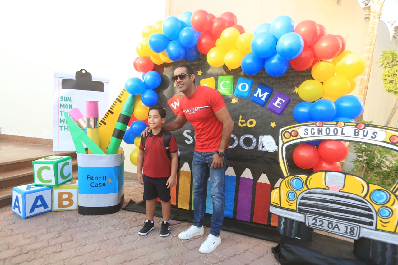 أجواء من البهجة فى أول يوم بالعام الدراسى