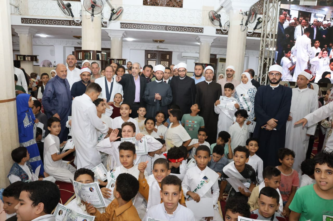 تكريم حفظة القرآن تكريم حفظة القرآن