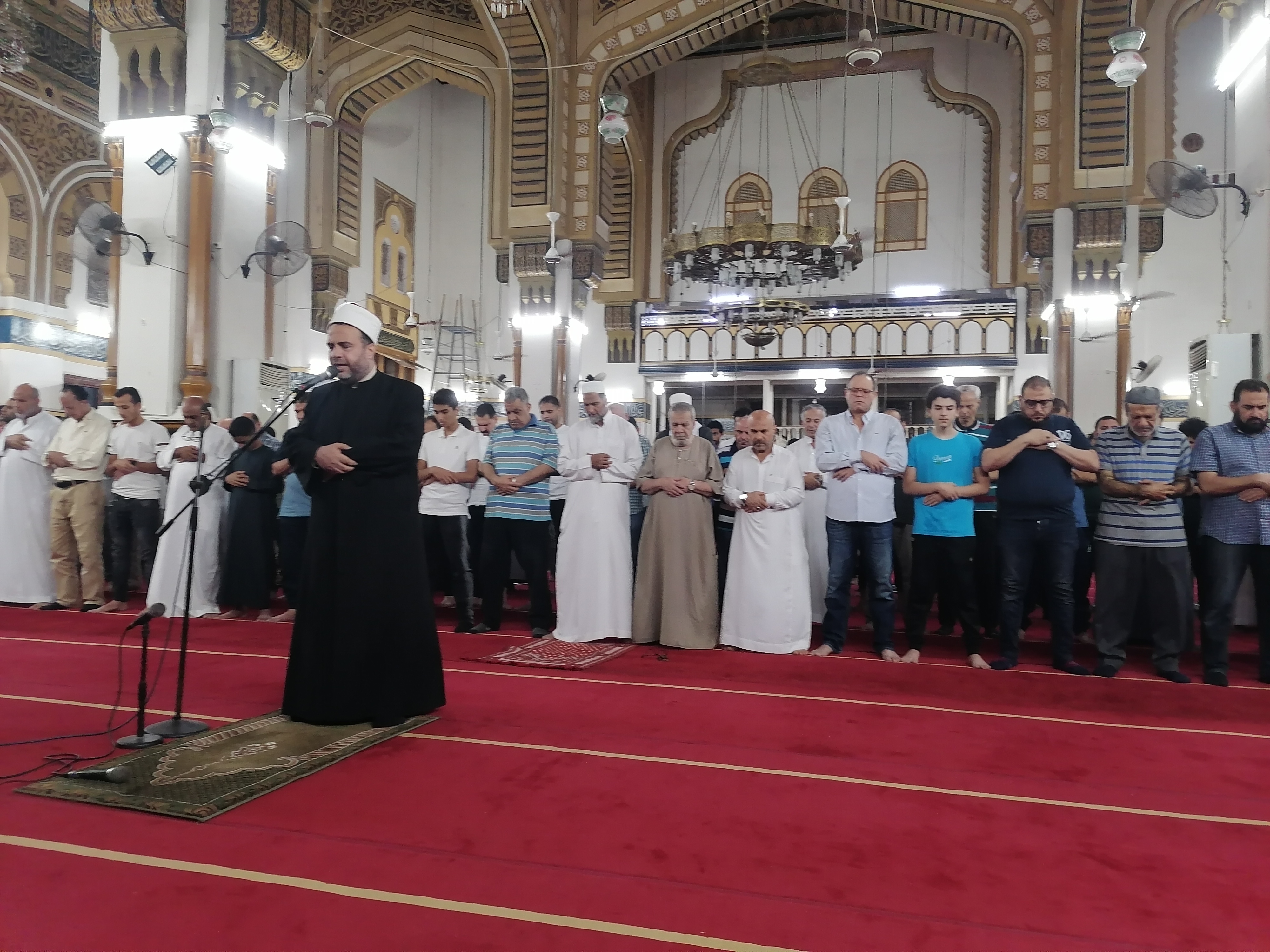 اقامة صلاة الخسوف في مسجد النصر