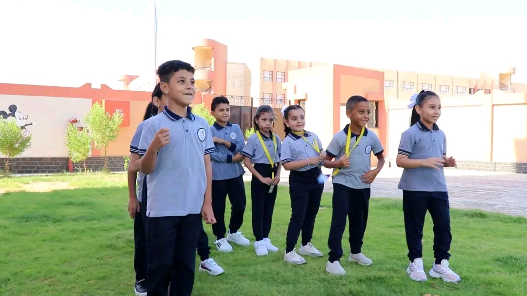 أول يوم دراسي بالمدرسة الرسمية الدولية فى الوادى الجديد (8)