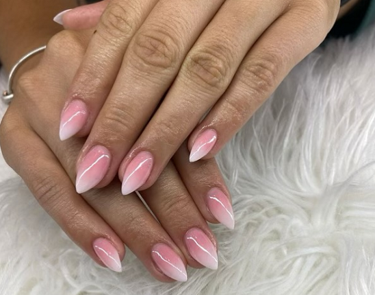 الأظافر المتدرجة