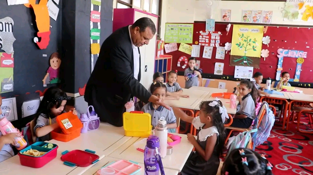 أول يوم دراسي بالمدرسة الرسمية الدولية فى الوادى الجديد (6)