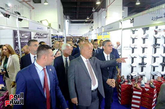 وزير التموين يفتتح المعرض الرئيسى أهلا مدارس (7)
