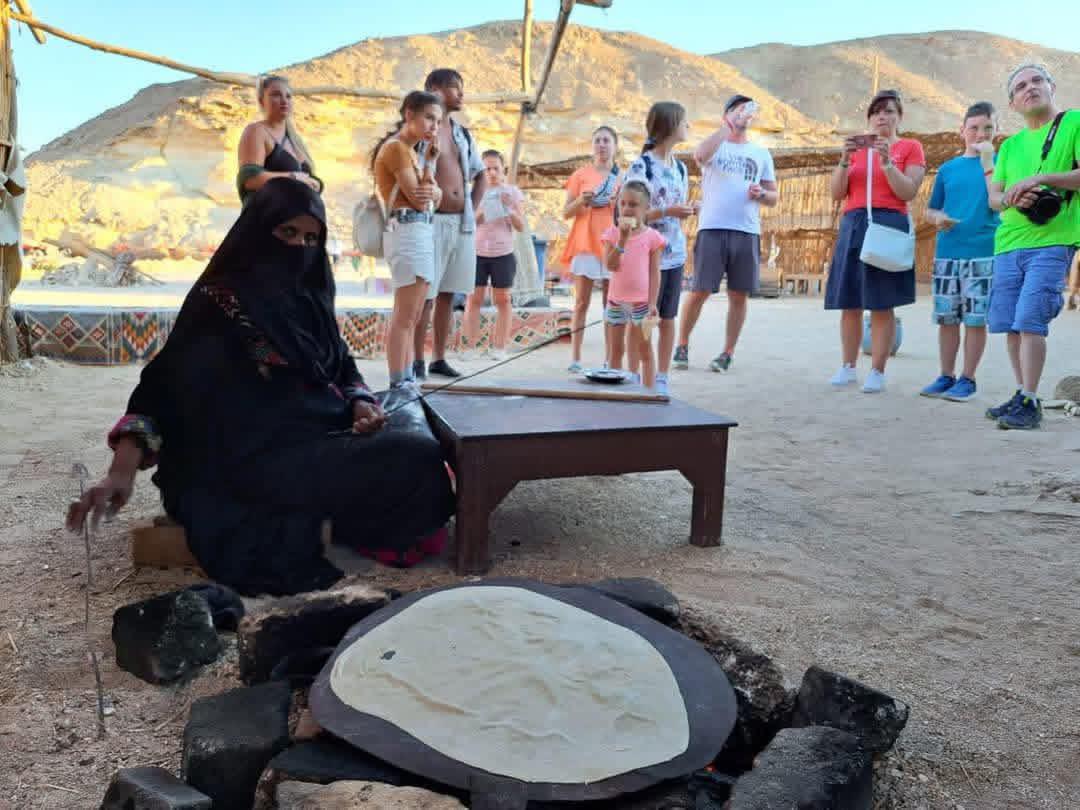 العيش الجبلى فى حضرة السياح العيش الجبلى فى حضرة السياح
