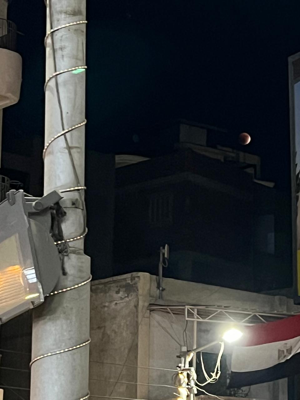 ظهور خسوف القمر في سماء المنصورة