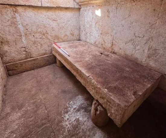 علماء الآثار يكتشفون أول مقبرة رومانية قديمة من نوعها في ألبانيا (11)
