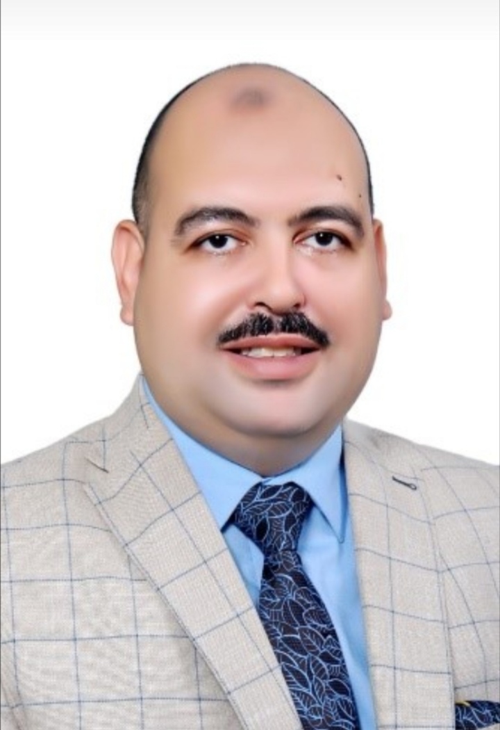 الدكتور محمود عويضة عميد كلية العلاج الطبيعي
