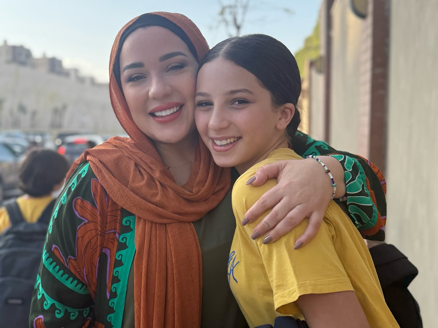اسما شريف منير مع ابنتها لارا