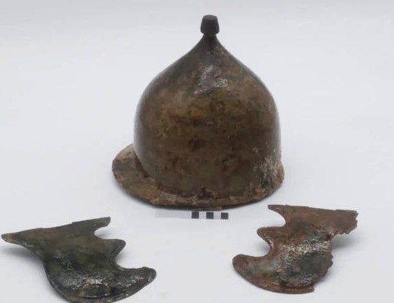 خوذة برونزية