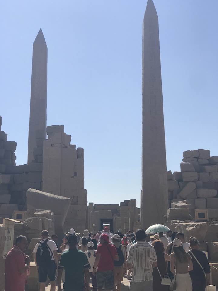 إقبال السائحين على معابد الكرنك