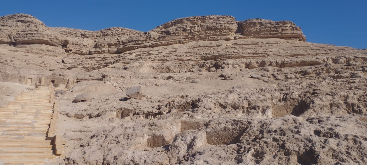 مقابر فريزر المنحوته فى الصخر (1)