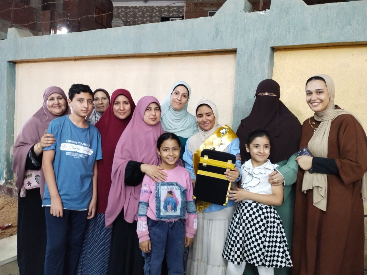 الفرحة تملأ الوجوه