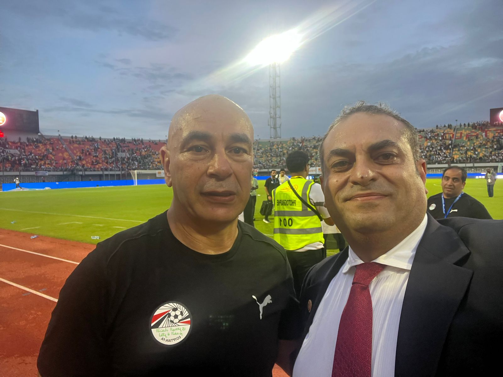 سفير مصر في بوركينا فاسو يهنئ المنتخب (2)
