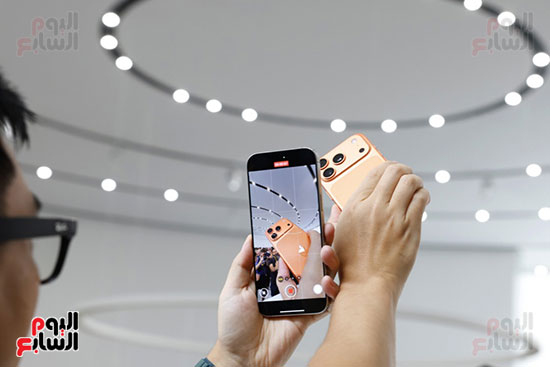 هاتف آبل آيفون 17 برو الجديد في فعالية إطلاق منتجات آبل هاتف آبل آيفون 17 برو الجديد في فعالية إطلاق منتجات آبل