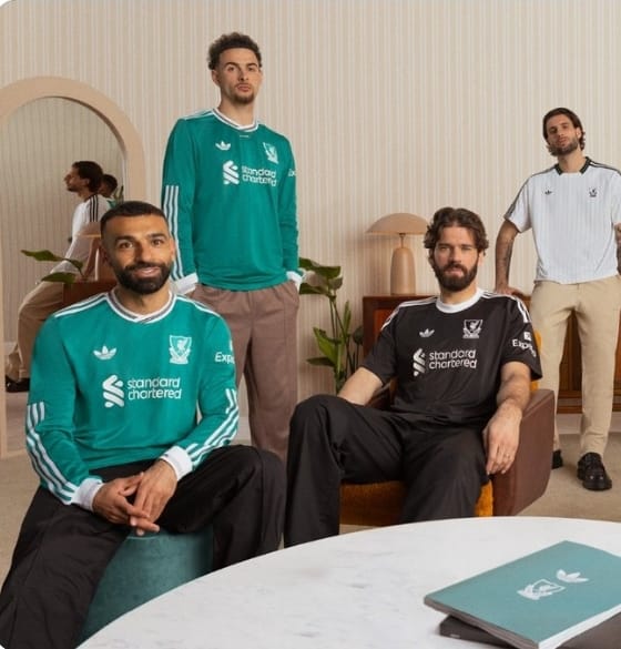 صلاح وأليسون بقميص ليفربول الثالث