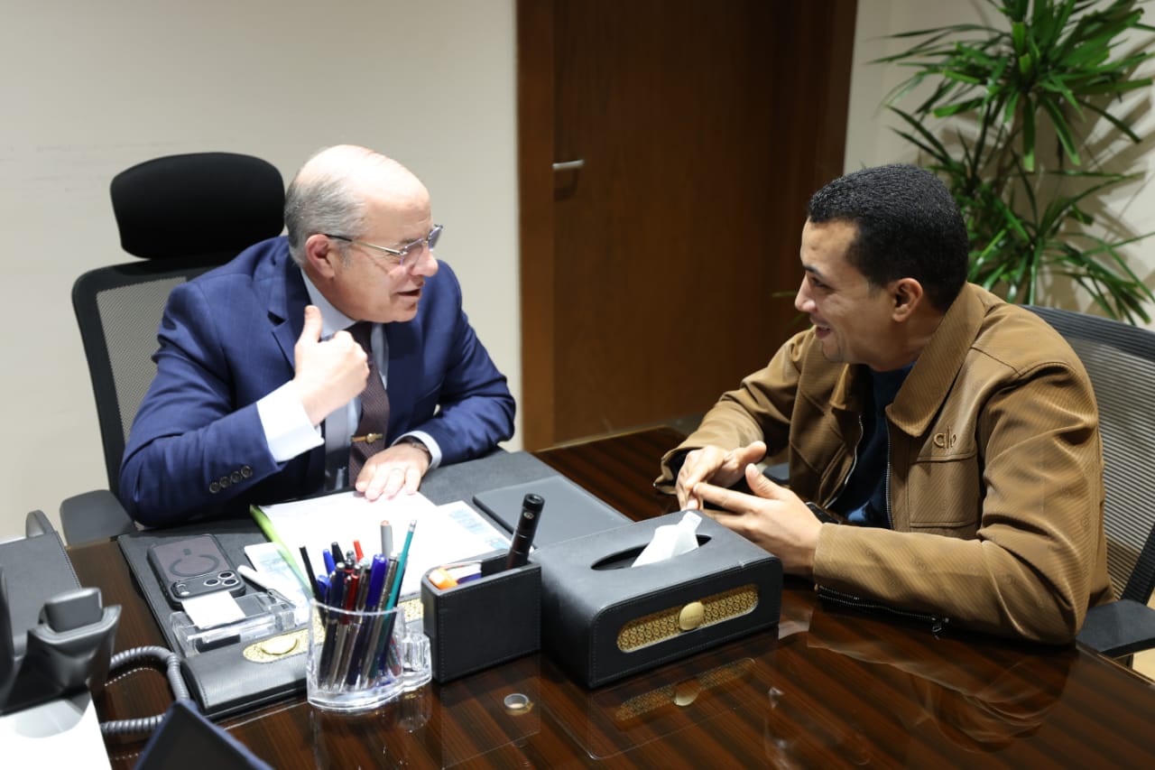 نائب وزير النقل للنقل البحري والزميل سيد الخلفاوي