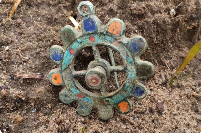 بروش من العصر الرومانى