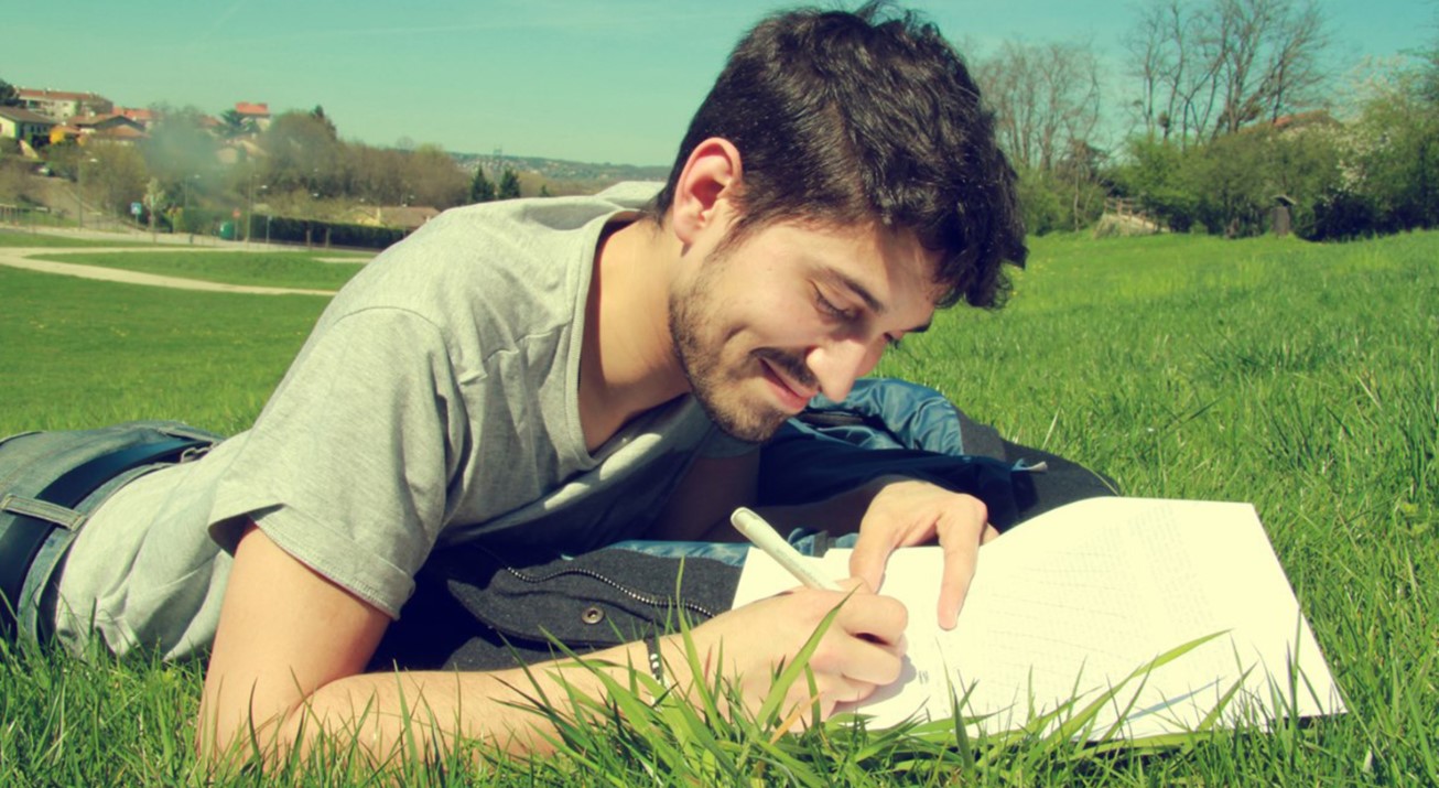 سمات محبى الكتابة باليد