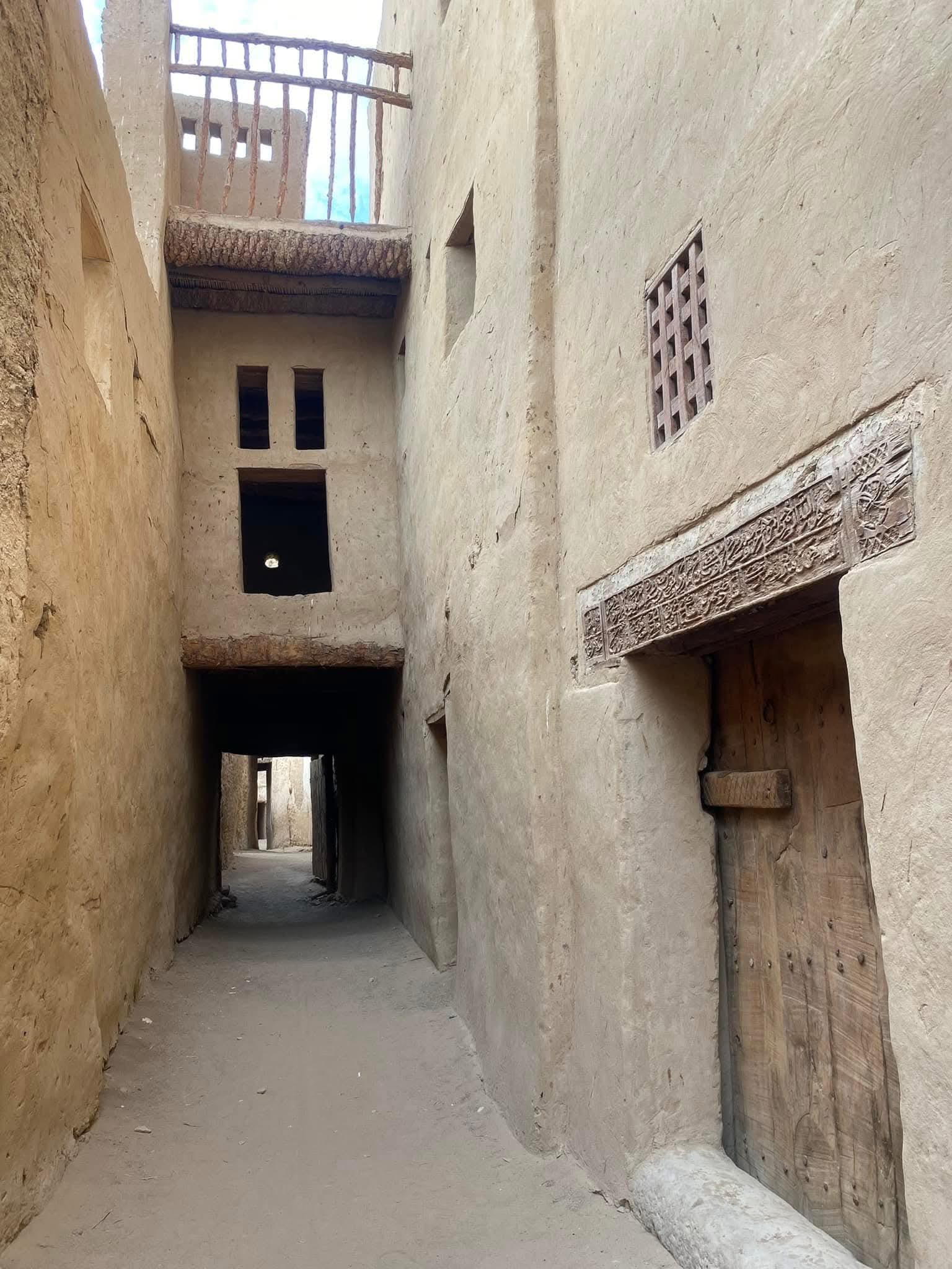 القصر وبلاط الاثريتين عمرهما يزيد عن 6 قرون بمحافظة الوادى الجديد القصر وبلاط الاثريتين عمرهما يزيد عن 6 قرون بمحافظة الوادى الجديد