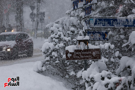 طرق مغلقة نتيجة تساقط الثلج
