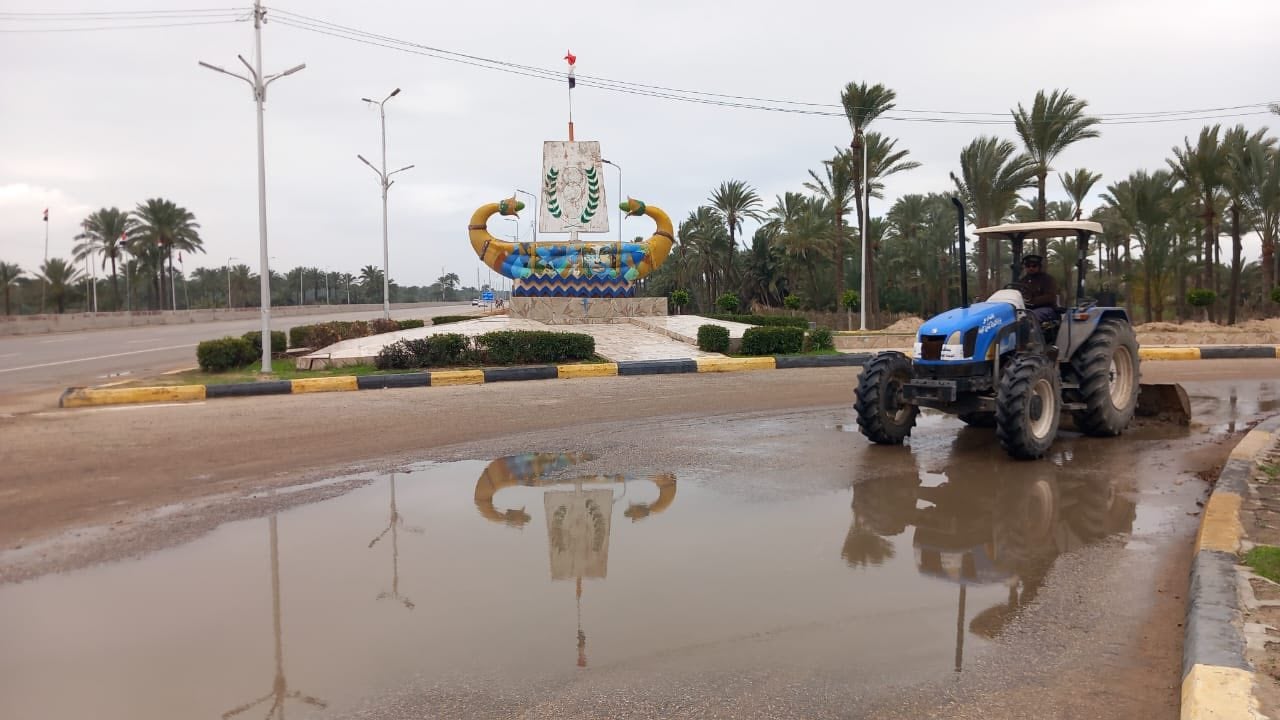 يتابع جهود كسح مياه الأمطار بمصيف بلطيم يتابع جهود كسح مياه الأمطار بمصيف بلطيم