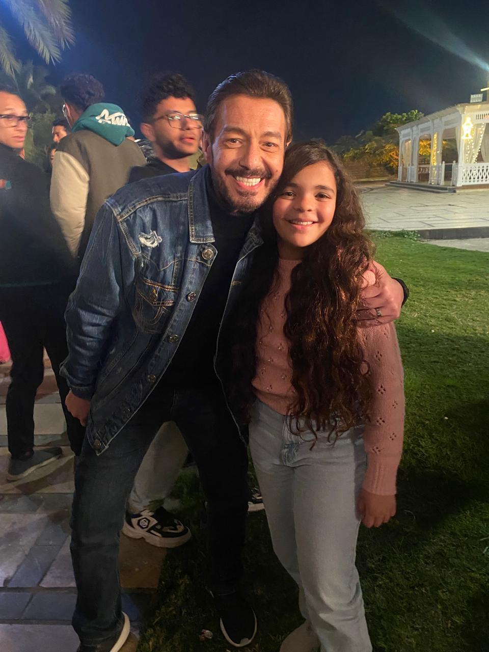 الطفلة نورين تلعب دور مليكة في مسلسل لعبة وقلبت بجد (2)