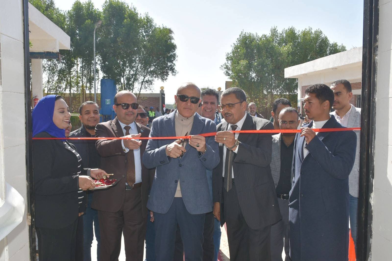 افتتاحات لمشروعات تنموية وخدمية متعددة حول الأقصر