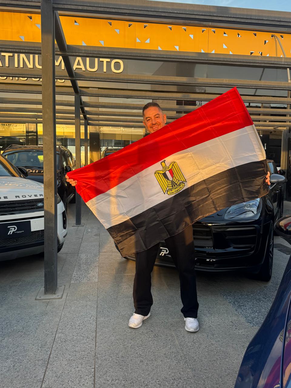 المخرج أحمد شفيق وفريق مسلسل «بيبو» يساندون منتخب مصر قبل مواجهة كوت ديفوار في أمم أفريقيا (3)