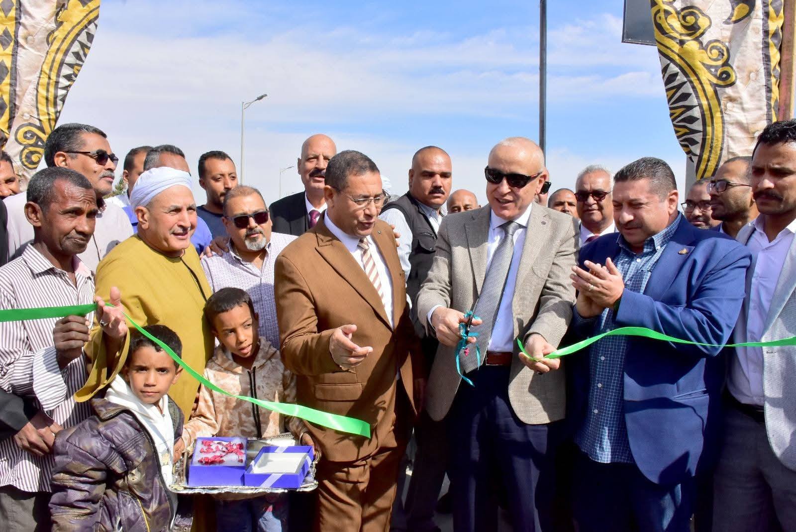 سلسلة افتتاحات لمشروعات تنموية وخدمية وتعليمية في غرب الأقصر