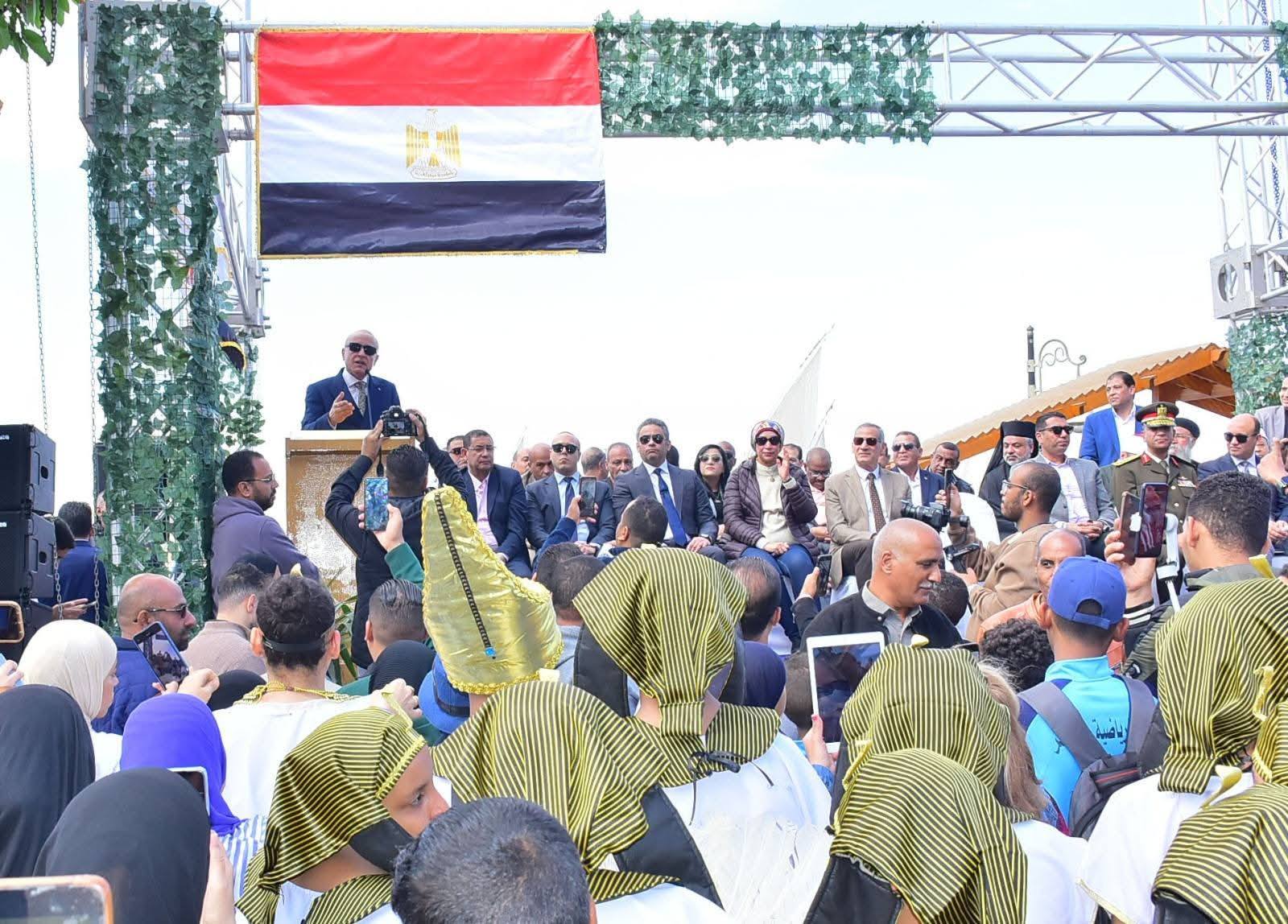 احتفال المحافظة بالعيد القومى للأقصر على كورنيش النيل