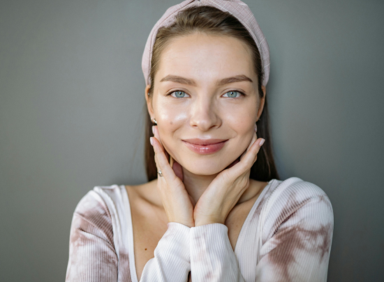 العناية بالبشرة