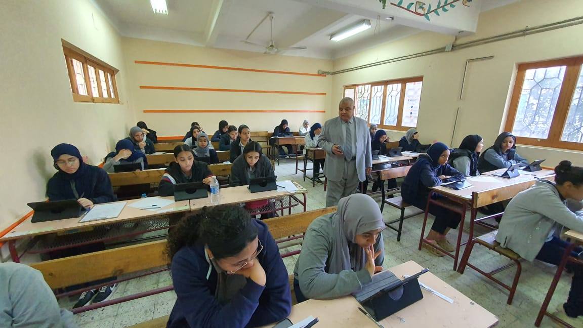 فعاليات إمتحانات الفصل الدراسي الأول لصفوف النقل بمختلف المراحل التعليمية