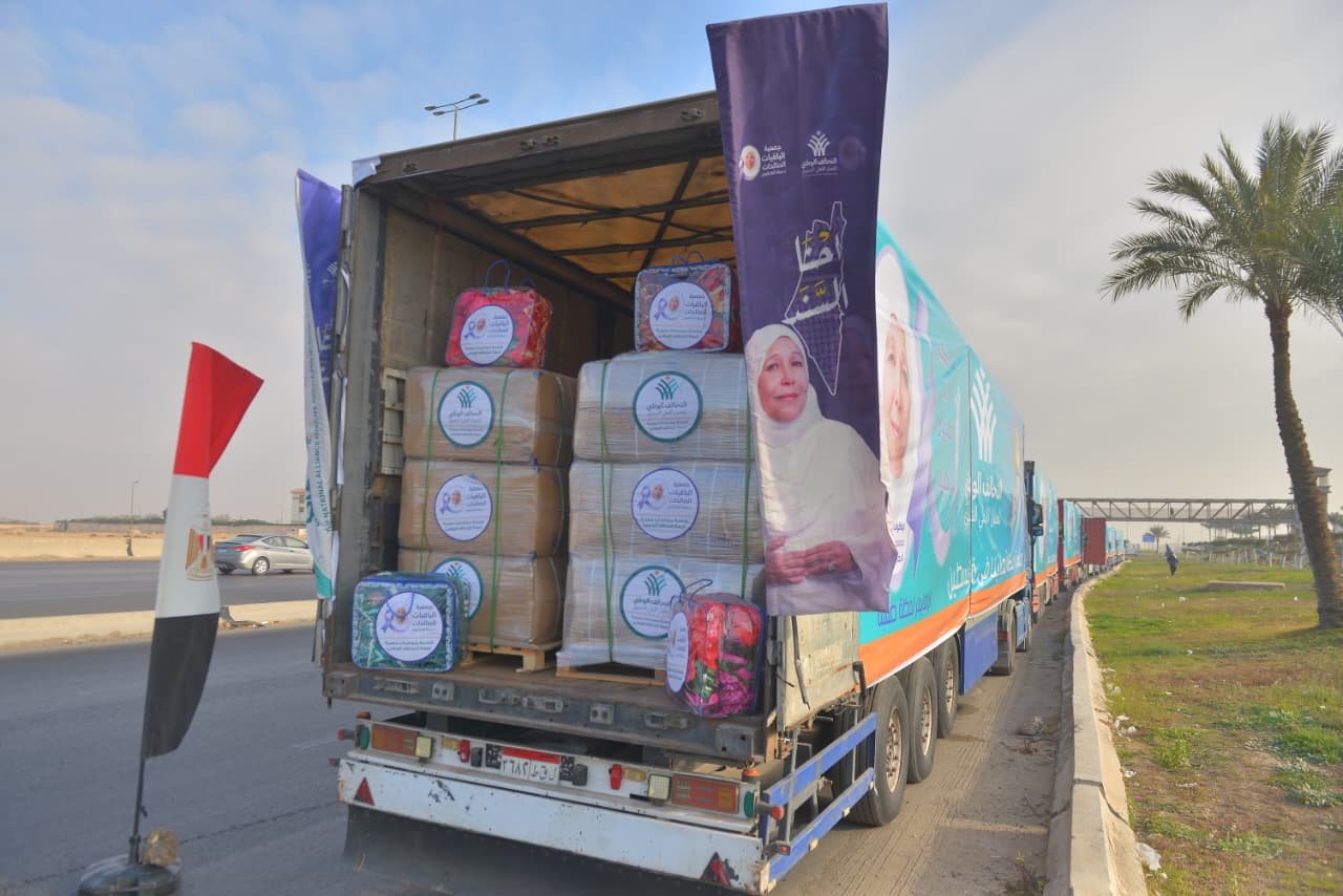 شاحنات المساعدات