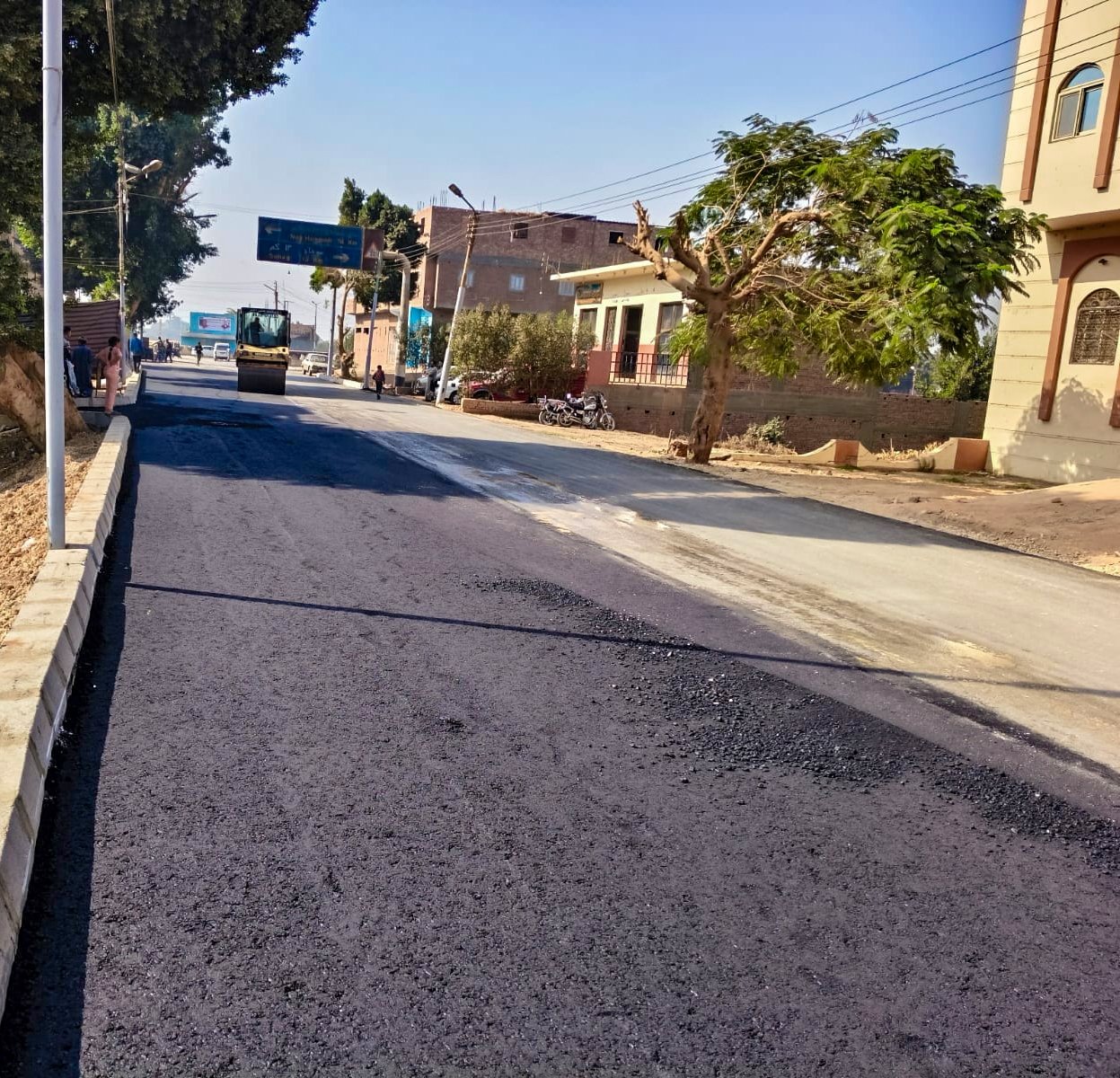 طريق يتم رصفه بالمنشاه