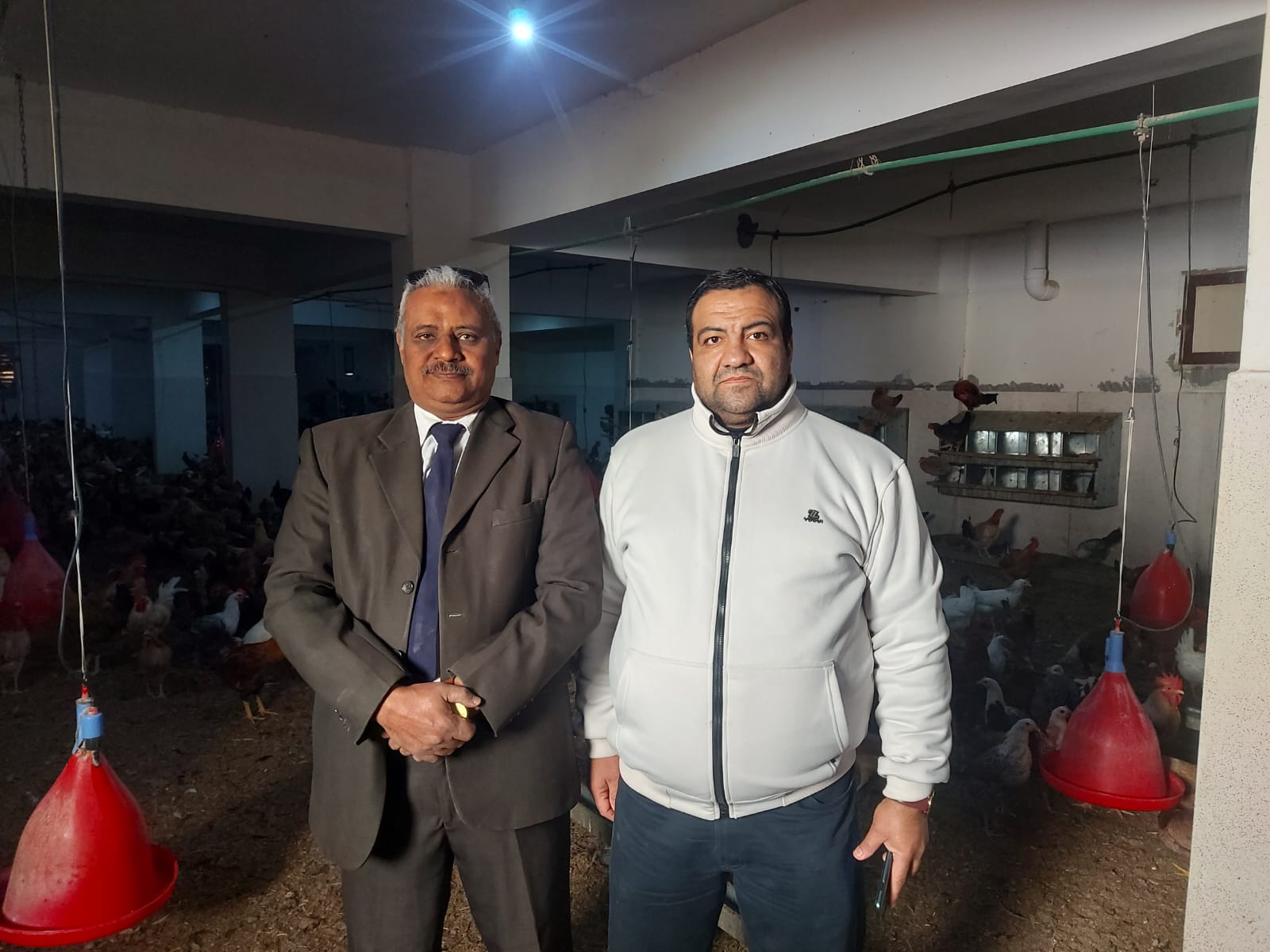 المهندس أمجد همام ،مدير المحطة والزميل عمر خلف المهندس أمجد همام ،مدير المحطة والزميل عمر خلف