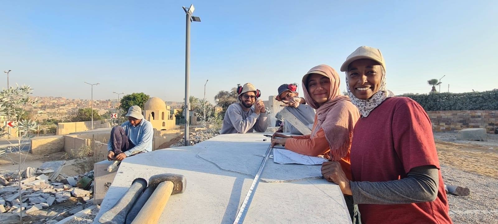 اثناء العمل بسمبوزيوم اسوان