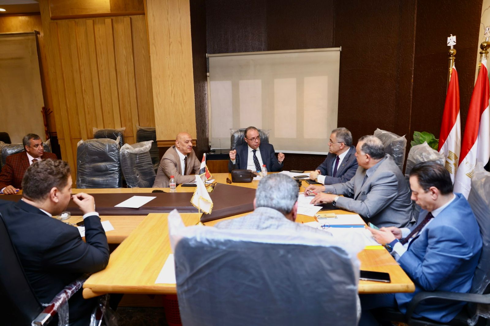 نقيب المحامين يجتمع باللجنة القضائية المشرفة على المرحلة الأولى من انتخابات النقابات الفرعية (4)