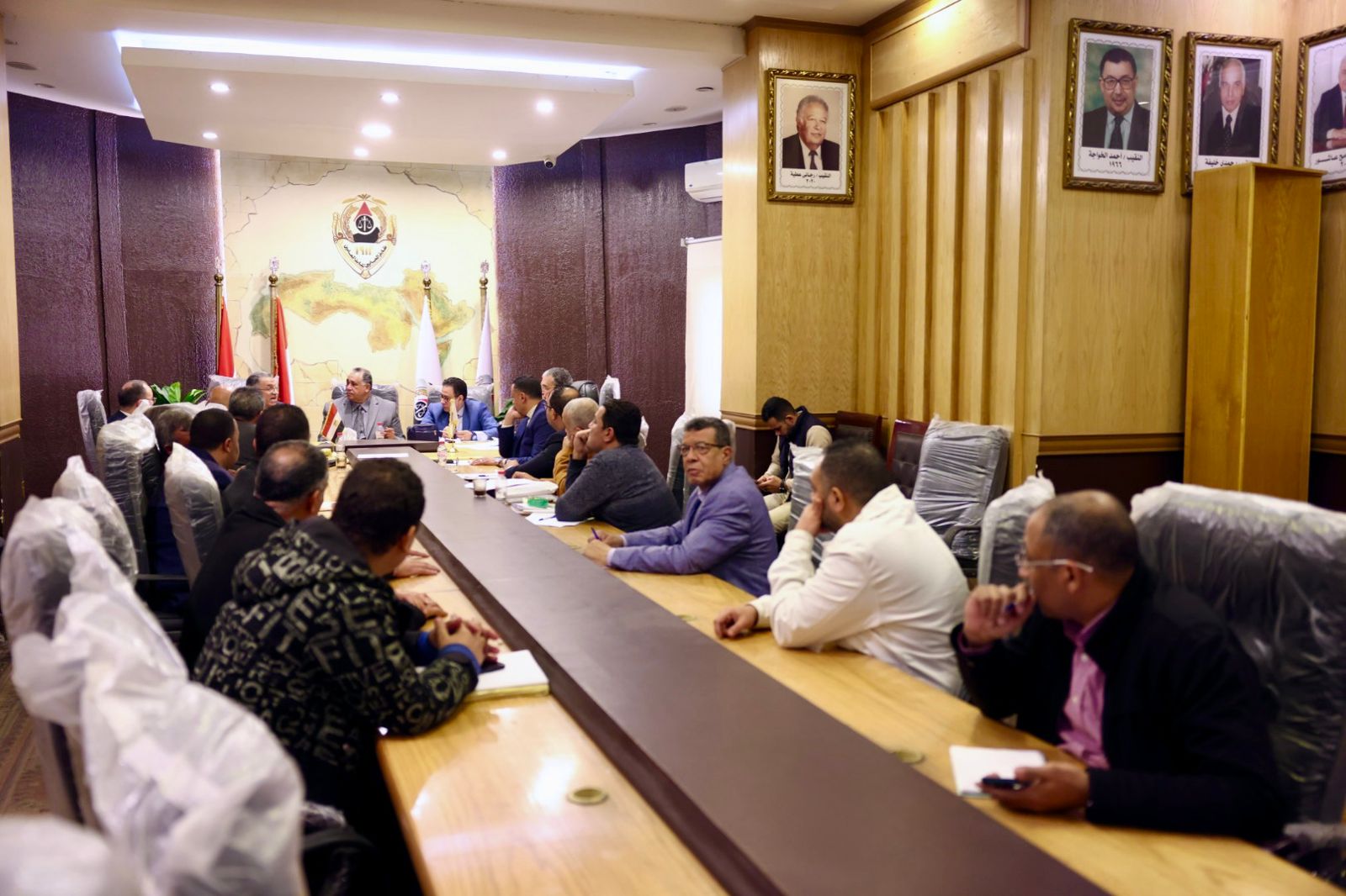 نقيب المحامين يجتمع باللجنة القضائية المشرفة على المرحلة الأولى من انتخابات النقابات الفرعية (2)